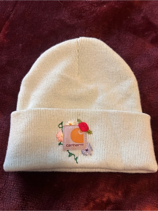 Carhartt Other - Carhartt Cream Beanie with Multicolor Floral Patch